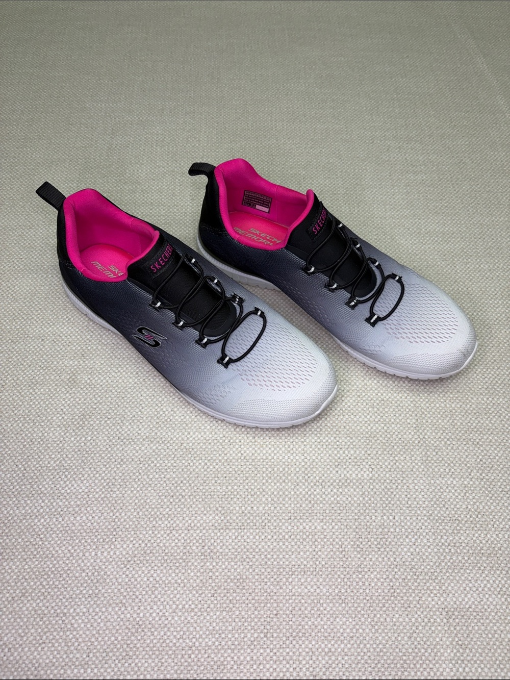 Skechers bungee ombré sneakers 9.5
